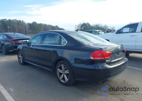2012 Volkswagen Passat 2.5L Se z USA, uszkodzony, nr VIN 1VWBP7A38CC083151